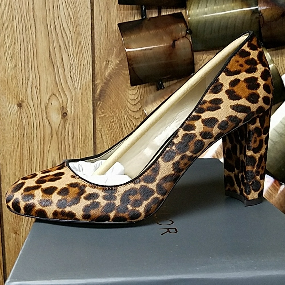 ANN TAYLOR- DREA HCALF BLOCK HEEL PUMP